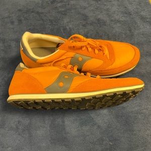 EUC Saucony Jazz Low Pro Sneakers!!!